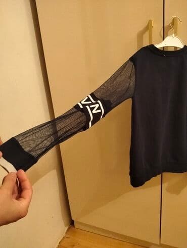 Qadın svitşörtü - Rəng: tünd göy/qara tonlarda - Ön hissə: “Keep it