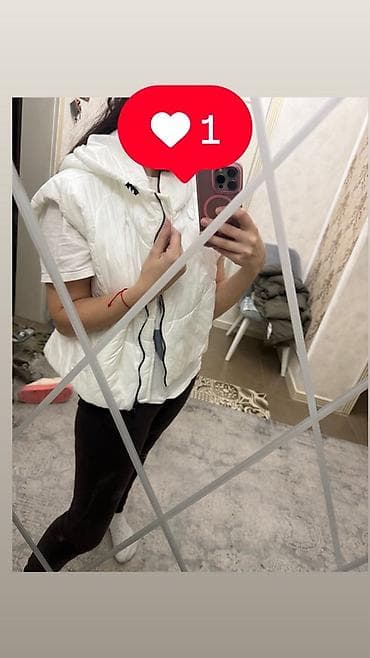 oversize: M L razmer Ağ rəngli qadın şişmə jilet - Qısa model, kapüşonludur - — 1