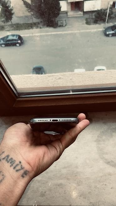 apple airpods: IPhone 11, 128 GB, Qara, Qırıq — 4