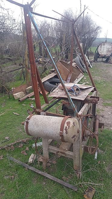 maşın şəkilləri: Kənd təsərrüfatı üçün sovet istehsalı təkərli traktor. Xüsusiyyətlər — 1