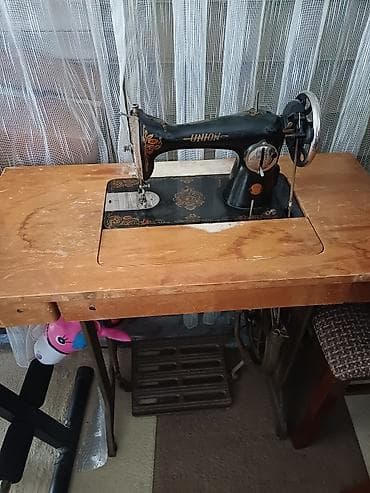 Velosiped ehtiyyat hissələri: UNION markalı ayaq pedallı tikiş maşını və taxta masalı komplekt — 2
