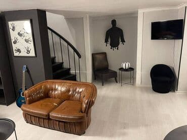 xacmaz obyekt: Sahil metrosuna yaxin 90kv sahəsi olan obyekt 3otaqli ofis 1000azn — 17