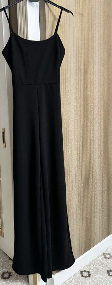 бу вещи: Bu qara qadın kombinezonu incə qayışlara və kvadrat yaxalığa malikdir — 2