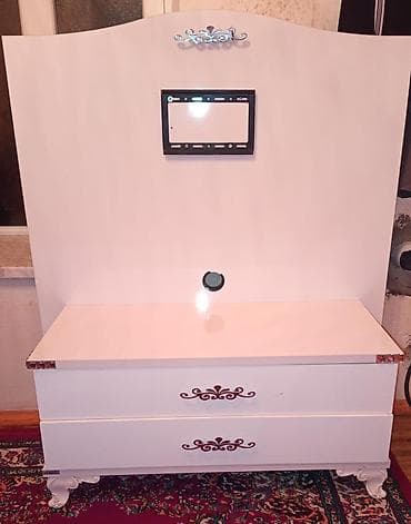 Düz TV altlığı, Laminat