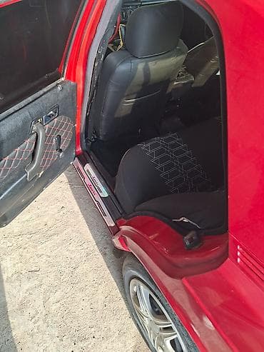 Mercedes-Benz 190 (W201): 2 l | 1991 il Sedan — 4