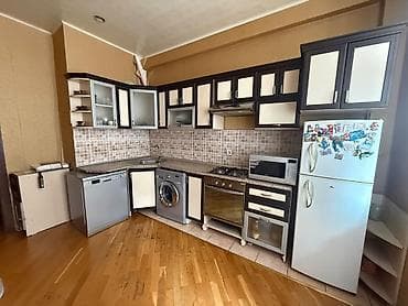 Mətbəx mebeli satılır 150₼. Ölçü 3.70. Üzərində heç nə verilmir. Ünvan