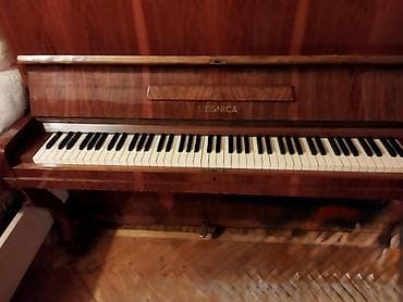 Mebel: •	İstehsal yeri: Legnica şəhəri, Polşa 	•	20-ci əsrin ortalarında — 1