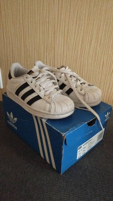 uwaq ucun tortlar: Uniseks, 29, Adidas — 2