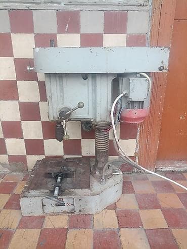 İstehsal avadanlığı: Sənaye tipli stolüstü dəlikdelən (şpindelli) qazma dəzgahı - Güclü — 4