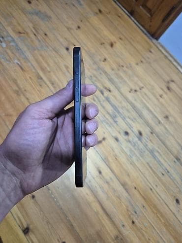 macbook pro 17: IPhone 16 Pro Max, 256 GB, Black Titanium — 4