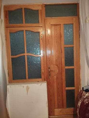 taxta qapilar: Məhsul: Balkon qapısı (2 ədəd) və tək pəncərə Təsvir: - Material — 3