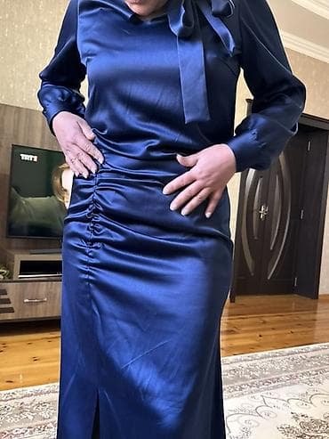 cins donlar 2020: Tünd göy rəngdə zərif atlas dəst – bluz və ətək - Parça: atlas/saten — 3