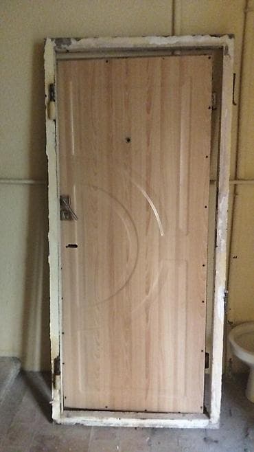 islenmis qapi satiram: Mənzil üçün İşlənmiş Giriş qapısı 90x200 sm Çərçivə ilə, Ödənişli çatdırılma — 1