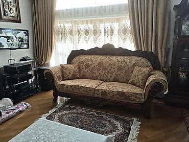 divanlar işlənmiş: Klassik üslubda dəst mebel Tərkibi: - 1 ədəd 3 nəfərlik divan - 2 — 2