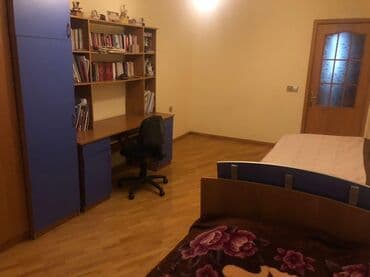 ecemi kirayə ev: Azadlıq metrosunun yanında. 130kv. Təmirli, əşyalı.4cü mərtəbə — 9