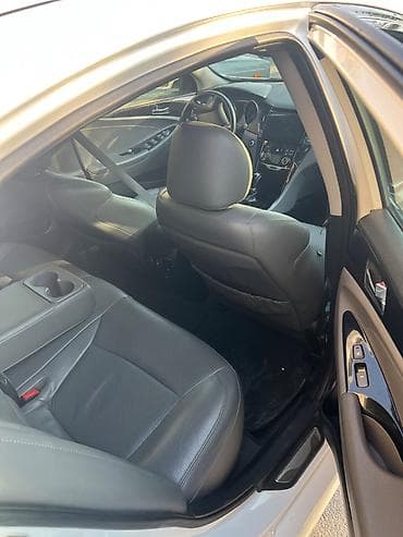 traktor satlir: Hyundai Sonata: 2 l | 2014 il Sedan — 2