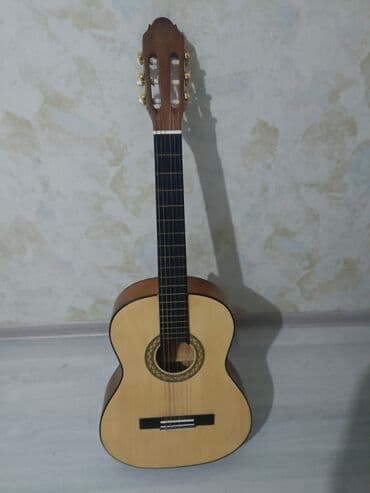 rusca azerice tərcümə: Klassik gitara, Yeni, Ünvandan götürmə, Pulsuz çatdırılma — 1
