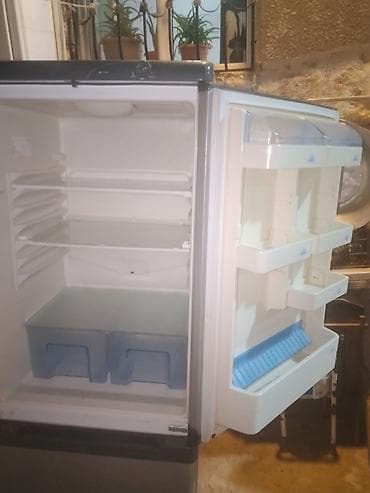utu alti: Beko iki qapılı soyuducu - Rəng: metalik-boz - Üst hissə – soyuducu — 1