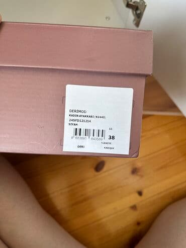 qadin sapaskileri: Tuflilər, Derimod, Ölçü: 38, rəng - Qara, Yeni — 3