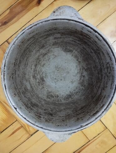 qadin donlari sekilleri: Çuqun Qazan 3 Letir tutur en 26 sm hun 15 am Rusiya Fabrik istesalı — 4