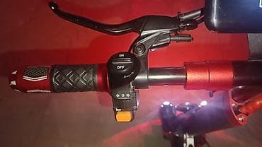 elektirikli samokatlar: Skuter kugo m4 modeli vəziyyəti çox əladır 3 kurs var 1 çi skors 20 km — 4