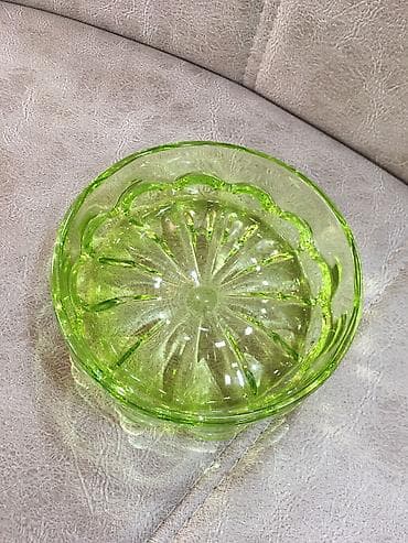 billur qablar: Konfet və ya meyvə qabı. Rəngli şüşə, 60-70-ci illər, 17 sm, ideal — 2