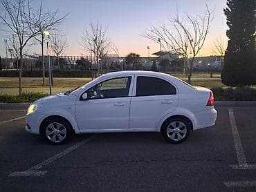 Aksesuarlar və tüninq: - Ön/Arxa işıqlar: klassik halogen faralar, duman işığı yuvaları olan — 1