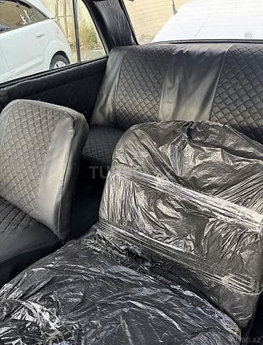 avto market: VAZ 2101, ağ rəng, sedan kuzov. Xüsusiyyətlər: - Klassik dizayn, 4 — 9