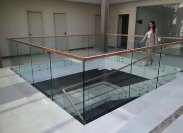 железные лестницы для дома: Şüşə məhəccər. prila — 1