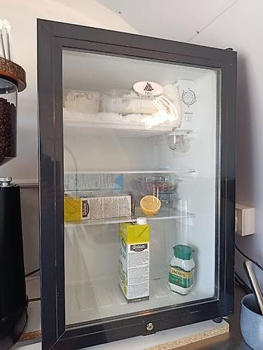 Vitrin tipli mini soyuducu kafe, ofis və ev üçün uyğundur — 1