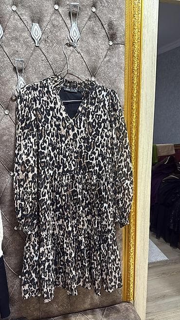 dəri paltar: Qadın paltarı – leopard naxışlı, yüngül və axıcı parça - Model — 1