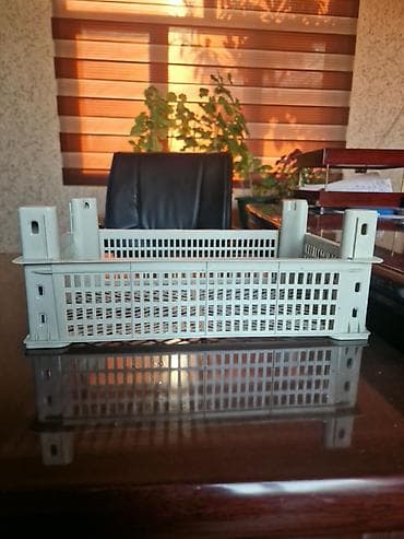 ag peleng sekilleri: Plastik çiyələk yeşiyi. Qiyməti 30 qəpik — 6