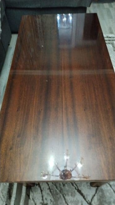 Jurnal masası, İşlənmiş, Açılmayan, Taxta, Dördbucaq masa