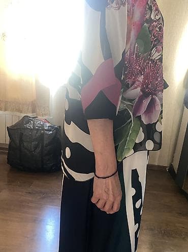 Qadınlar üçün rahat və zərif paltar - Model: boş kəsimli, midi — 2