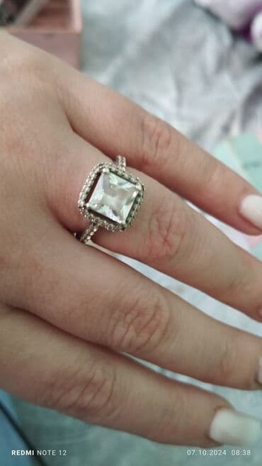 qızıl qolbaqlar və qiymətləri: 35m alınıb gumuşdu 20m verirem tek qaş üžuk — 2