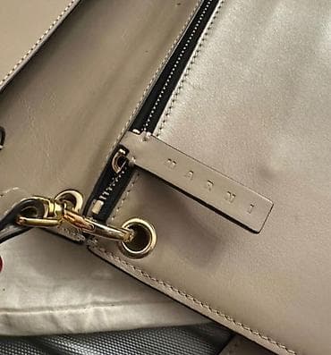 charles keith canta: Marni Leather Bag
Like new 
10/10
660 azn — 5