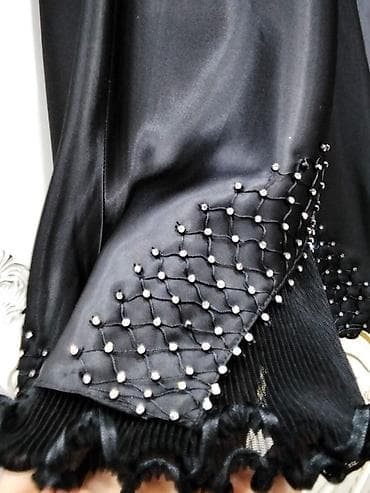 Ətəklər: Qara zərif ətək - Parıltılı atlas effekti verən yumşaq toxumalı parça — 2