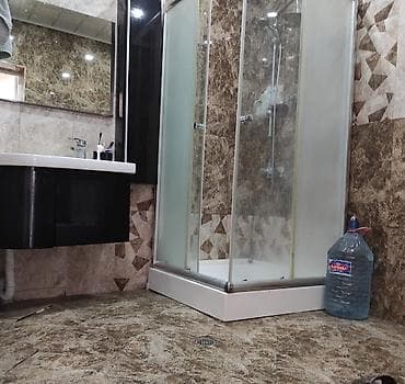 ev kiraye 2020: İki mərtəbəli mənzil interyeri – tam mebellə və texnika ilə qızlar — 2