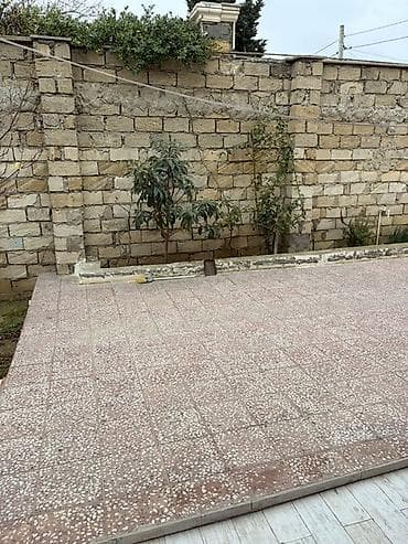 binədə ev: 8 otaq, 430 kv. m, Orta təmir — 2