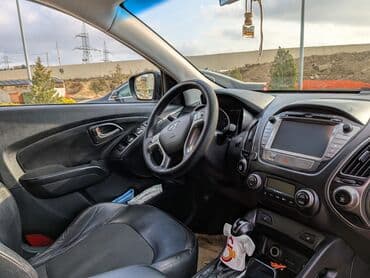 şlanq satışı: Hyundai ix35: 2 l | 2014 il Krossover — 12