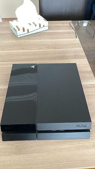 hdd usb: Sony PlayStation 4 (PS4) – original “Jet Black” versiya Komplekt: - — 3