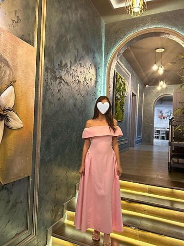 Açıq çiyinli maxi don – zərif və qadınsı siluet S razmerdir 1 defe