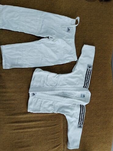 детская спортивная одежда: Çox az işlənib, təzə kimidi. 6-7 yaş uşağa olar. Çox keyfiyyətli — 4