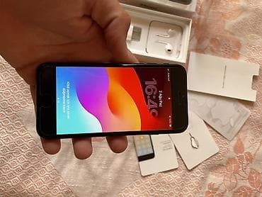 iphone x barter: IPhone SE 2020, Qara, Barmaq izi — 1