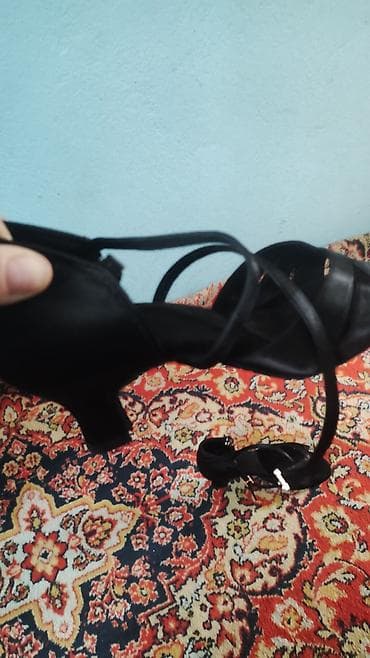 Qadın ayaqqabıları: Ölçü: 39, rəng - Qara, Yeni — 8