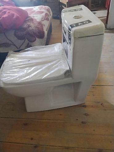 TOOTA markalı sanitar qovşaq (unitaz) – baklıqlı, birgədəst