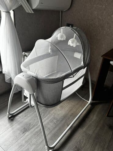 Ремонт и строительство: Для девочки и мальчика, Б/у, Четырехугольная, Колыбель, С матрасом, С механизмом качания — 1