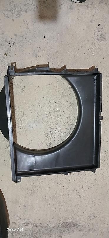 su radiatoru vaz: E39 zapçasları qiymətlə bağlı zəng edin Təsvir: - Salon qapı içi — 3