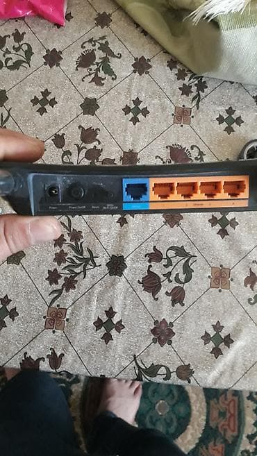 Salam 3 de yenidi 2si aksespointdi 1 madem 10 gun isdivade olunub 3 — 6