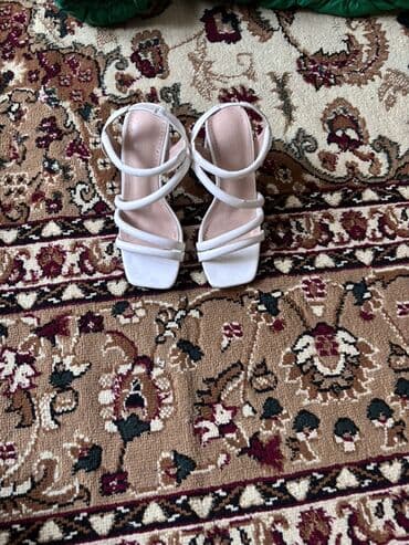 Tuflilər: Ölçü: 36, rəng - Ağ, Yeni — 1